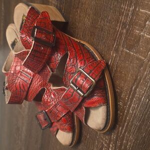 💖 HOST PICK 💖 Freebird by Steven Caprice Red Croco